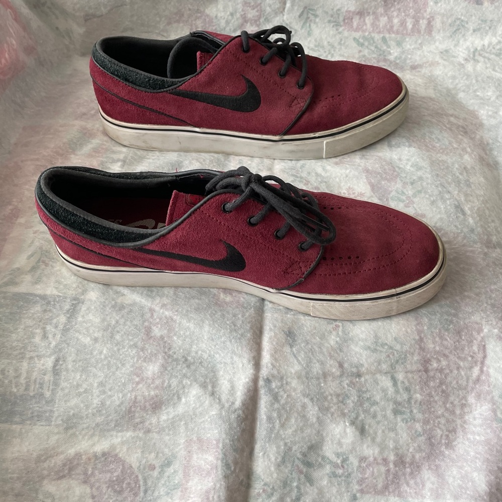 Men’s Nike SE